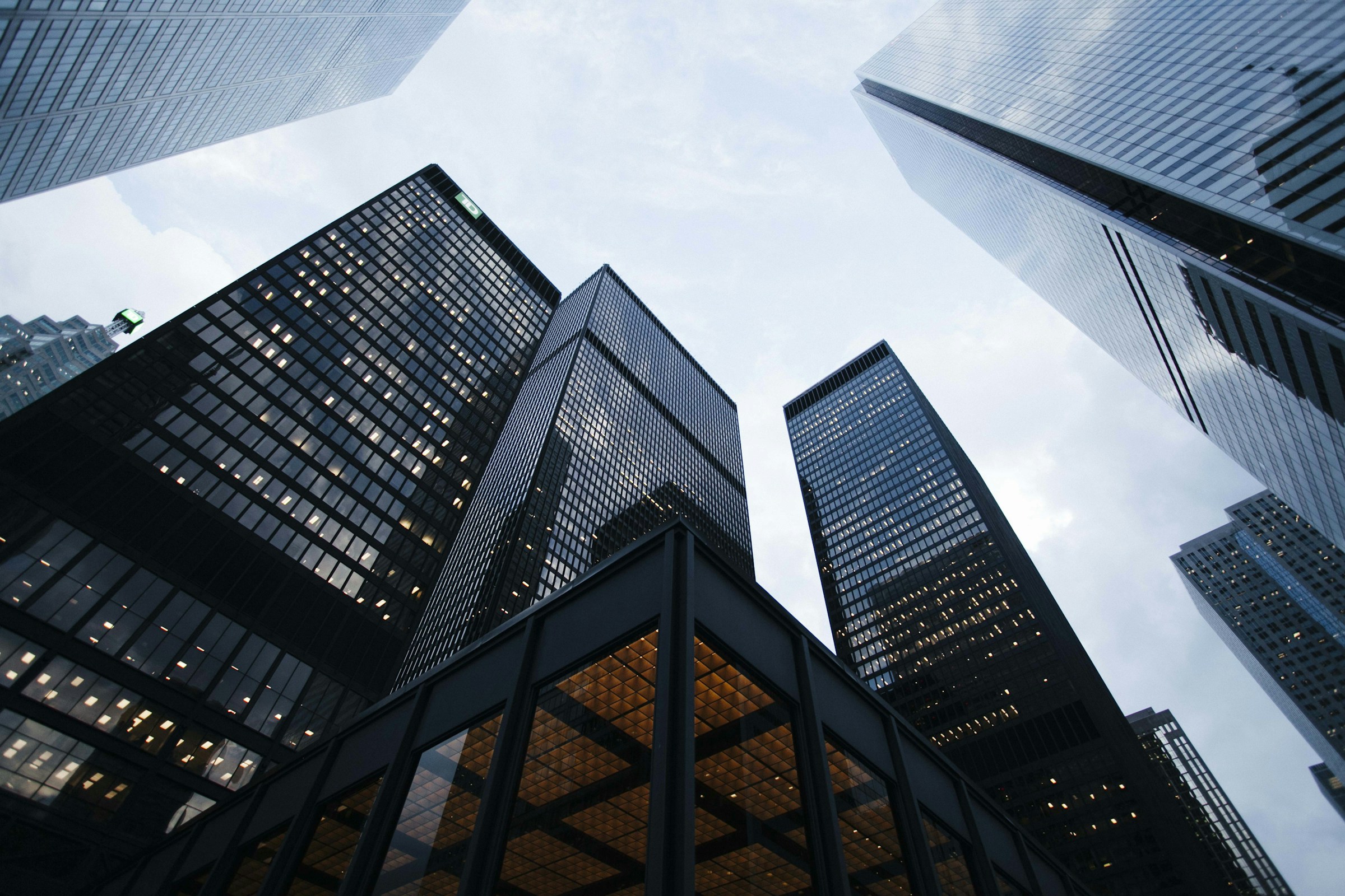 现代金融中心建筑群